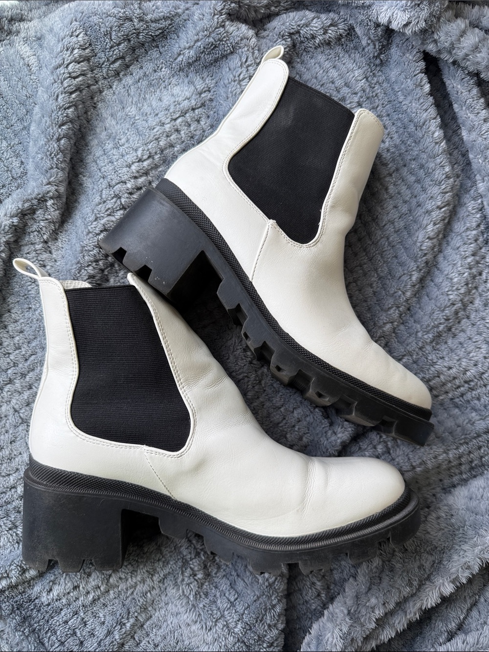 Lulu's White Leather Chelsea Boots size 10